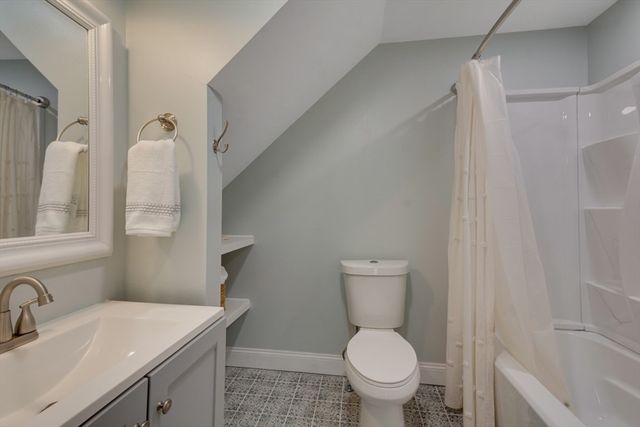 3 Walters Dr, Oxford, MA 01540