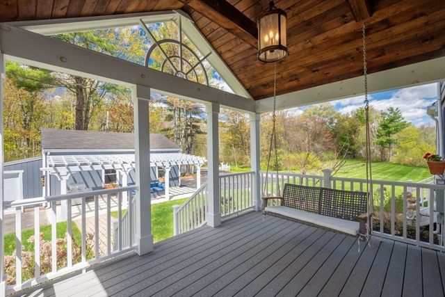 3 Walters Dr, Oxford, MA 01540
