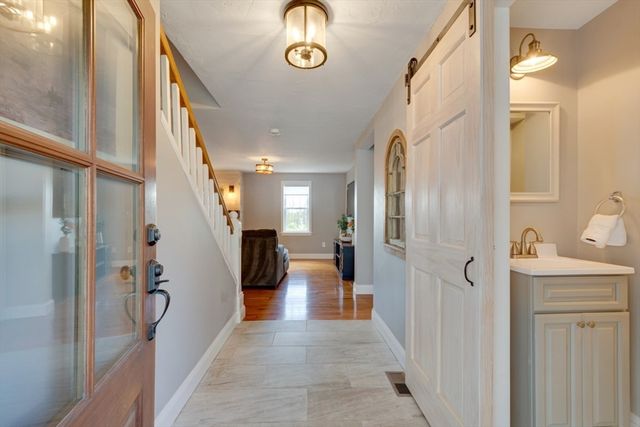 3 Walters Dr, Oxford, MA 01540