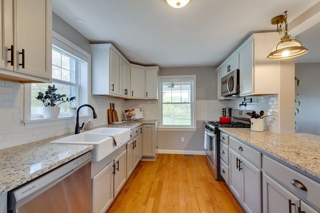 3 Walters Dr, Oxford, MA 01540