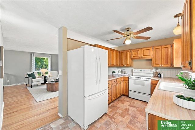9804 Ruggles Street, Omaha, NE 68134