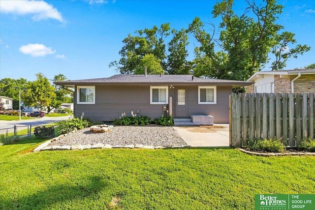 9804 Ruggles Street, Omaha, NE 68134