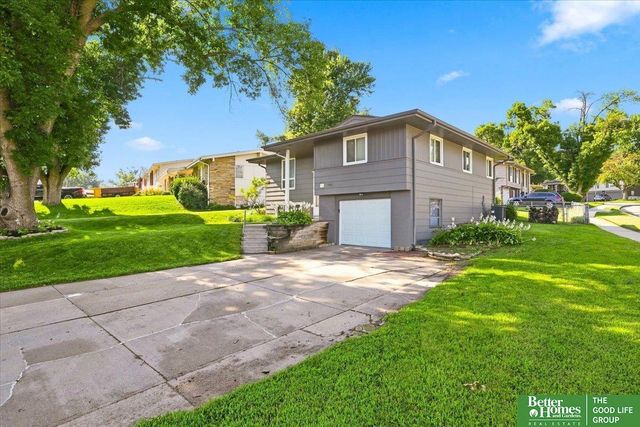 9804 Ruggles Street, Omaha, NE 68134