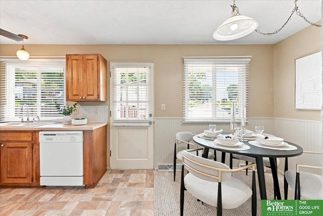 9804 Ruggles Street, Omaha, NE 68134