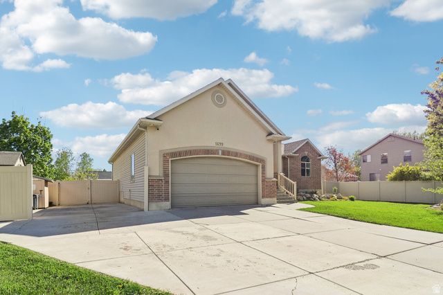 1699 W 2115 S, Syracuse, UT 84075