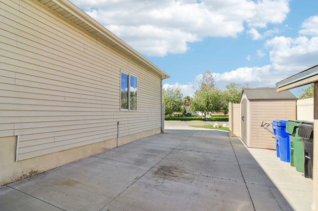 1699 W 2115 S, Syracuse, UT 84075