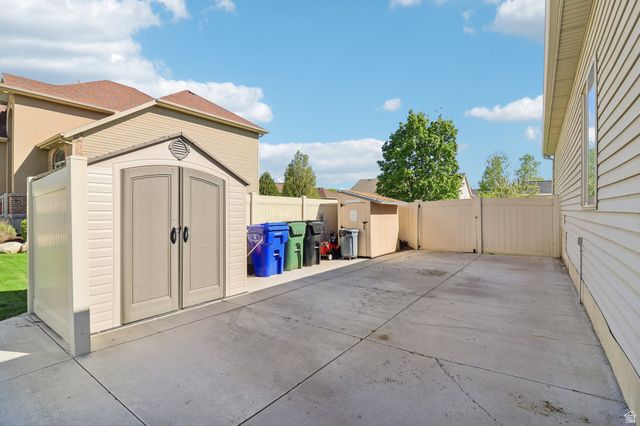 1699 W 2115 S, Syracuse, UT 84075