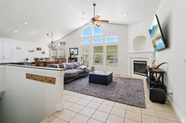 1699 W 2115 S, Syracuse, UT 84075