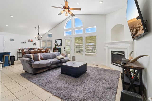 1699 W 2115 S, Syracuse, UT 84075