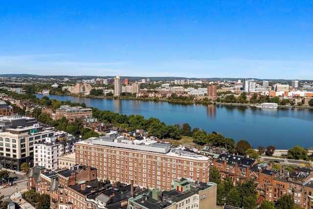 466 Commonwealth Ave 305, Boston, MA 02215