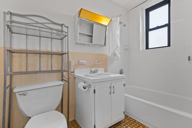 466 Commonwealth Ave 305, Boston, MA 02215