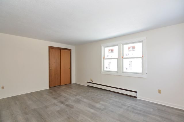 3 Holly Lane, Londonderry, NH 03053