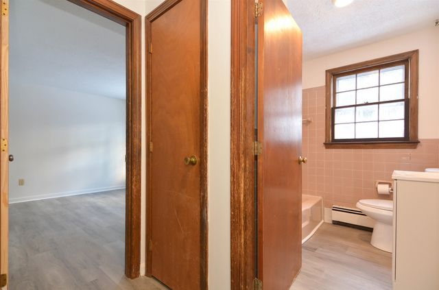 3 Holly Lane, Londonderry, NH 03053