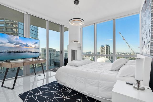 851 NE 1st Ave 1712, Miami, FL 33132