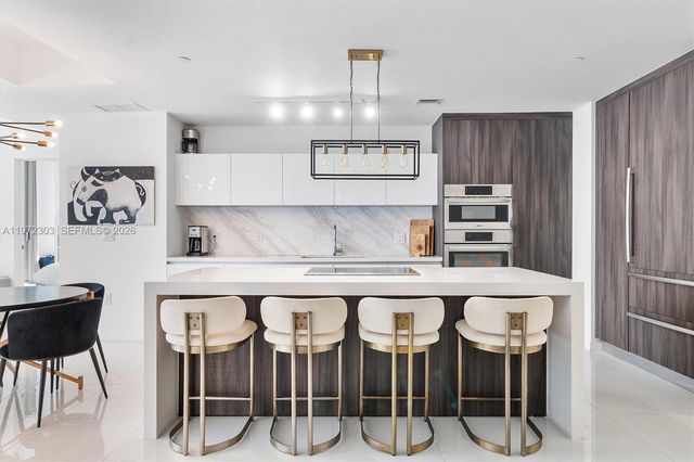 851 NE 1st Ave 1712, Miami, FL 33132