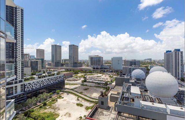 851 NE 1st Ave 1712, Miami, FL 33132