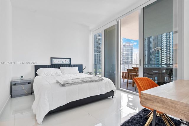 851 NE 1st Ave 1712, Miami, FL 33132