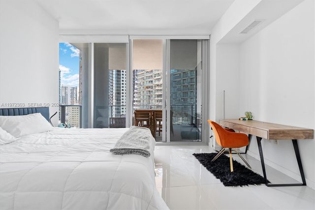 851 NE 1st Ave 1712, Miami, FL 33132