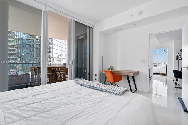 851 NE 1st Ave 1712, Miami, FL 33132