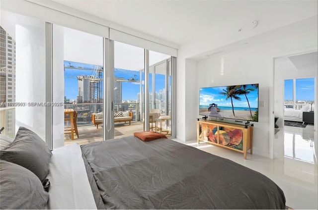 851 NE 1st Ave 1712, Miami, FL 33132