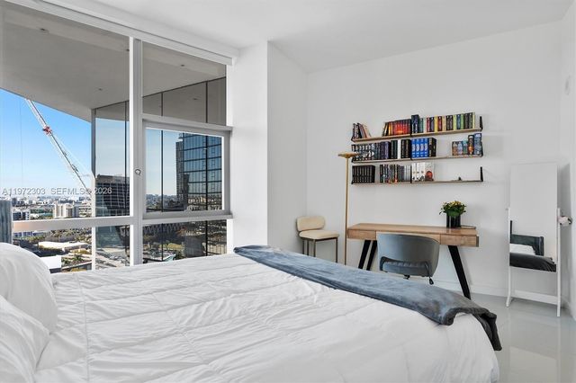 851 NE 1st Ave 1712, Miami, FL 33132