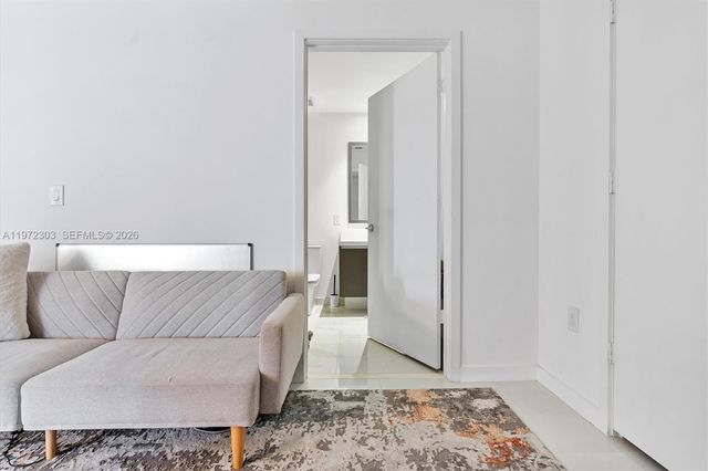 851 NE 1st Ave 1712, Miami, FL 33132