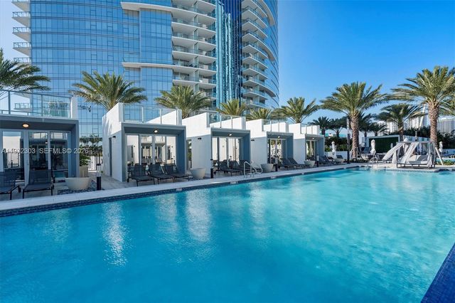 851 NE 1st Ave 1712, Miami, FL 33132