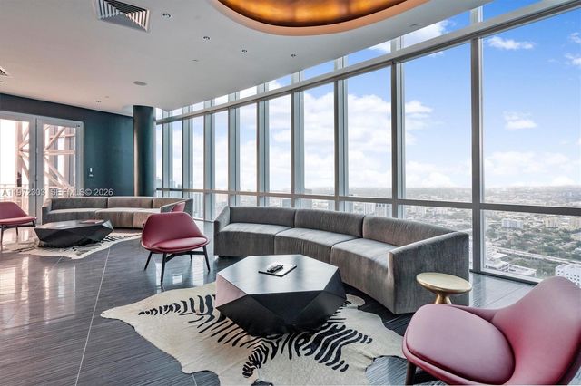 851 NE 1st Ave 1712, Miami, FL 33132