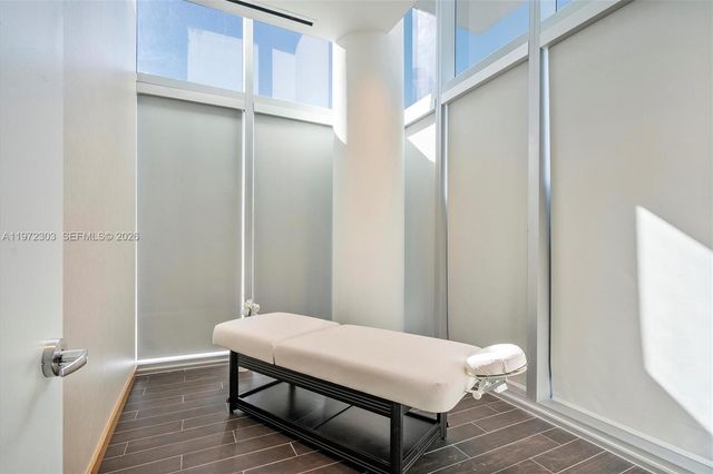 851 NE 1st Ave 1712, Miami, FL 33132