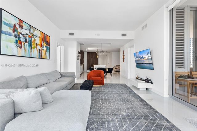 851 NE 1st Ave 1712, Miami, FL 33132