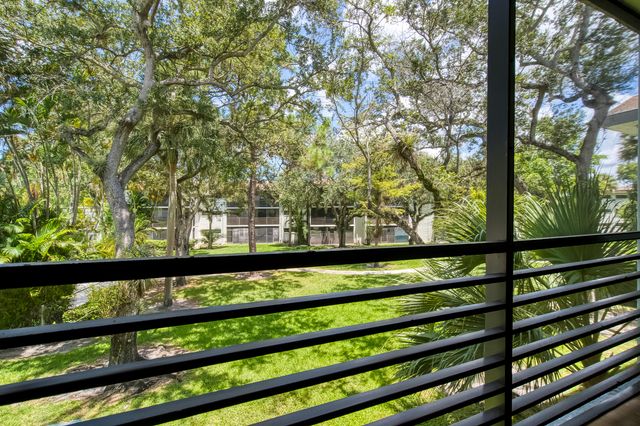 7579 NW 79th Avenue 204, Tamarac, FL 33321