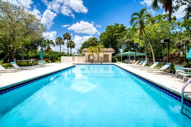 7579 NW 79th Avenue 204, Tamarac, FL 33321