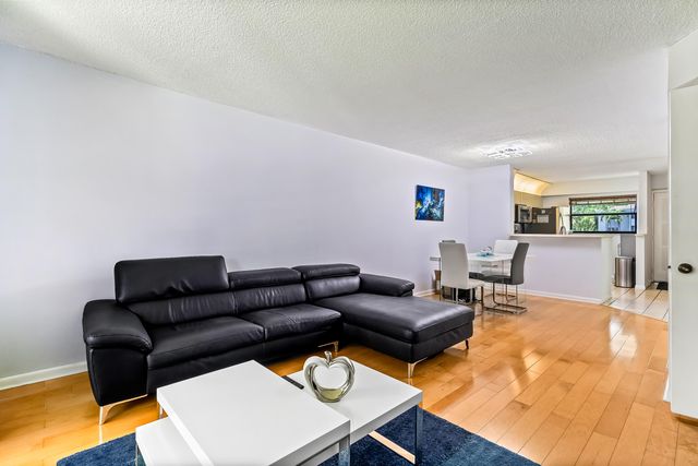 7579 NW 79th Avenue 204, Tamarac, FL 33321