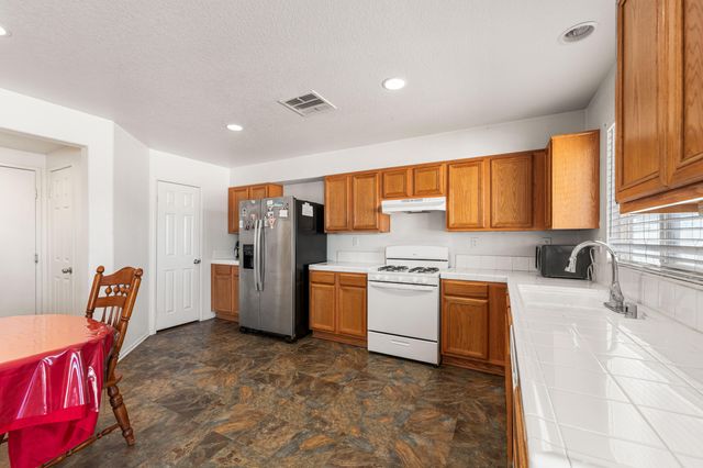 16029 White Mountain Place, Victorville, CA 92394