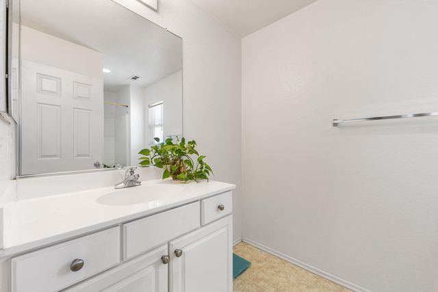 16029 White Mountain Place, Victorville, CA 92394