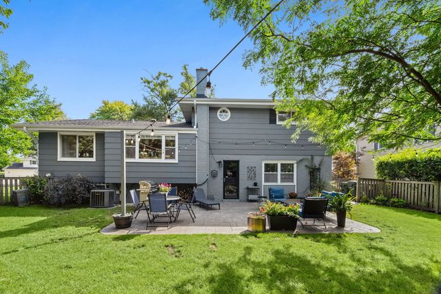 1630 Imperial Drive, Glenview, IL 60026