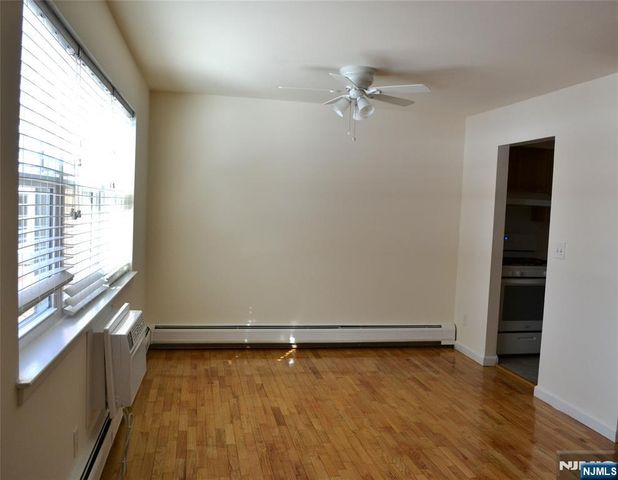 110 Midland Avenue 16A, Midland Park, NJ 07432