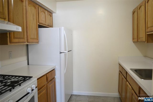 110 Midland Avenue 16A, Midland Park, NJ 07432