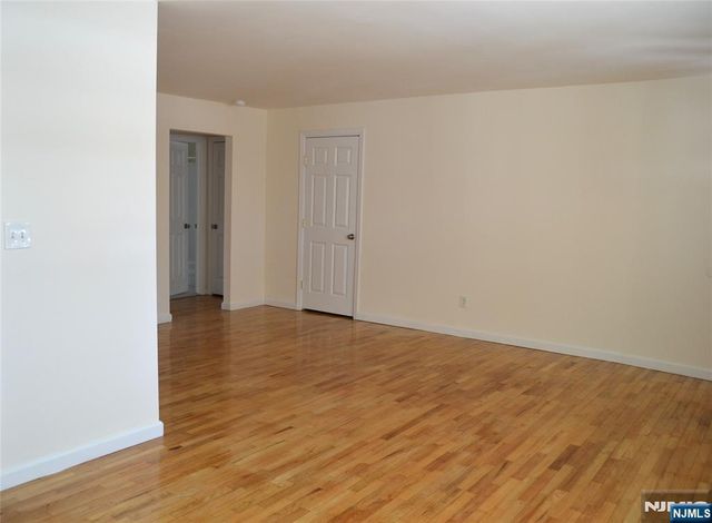 110 Midland Avenue 16A, Midland Park, NJ 07432