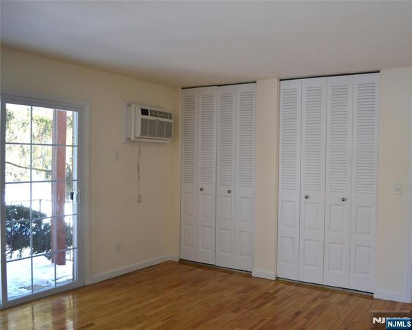 110 Midland Avenue 16A, Midland Park, NJ 07432