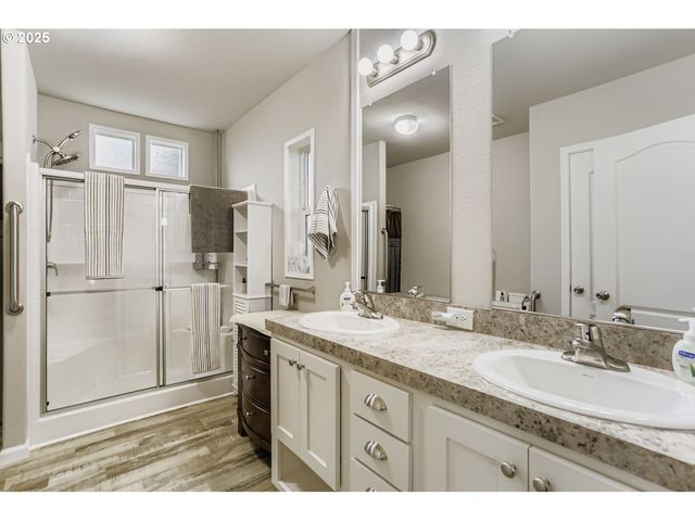 835 Se 1ST Ave 12, Canby, OR 97013