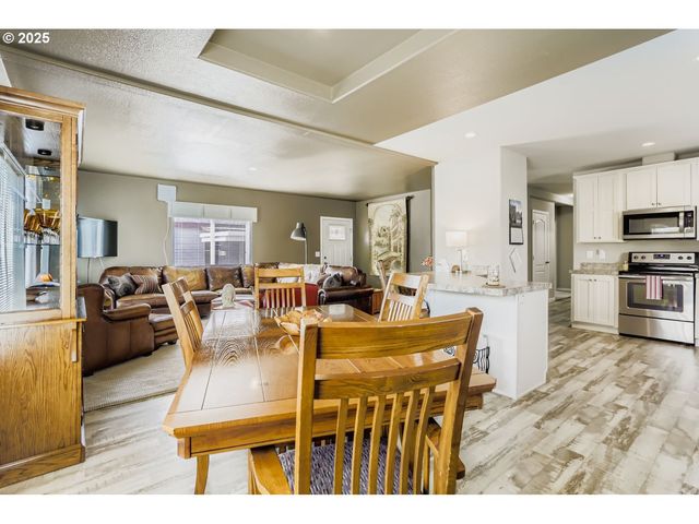 835 Se 1ST Ave 12, Canby, OR 97013