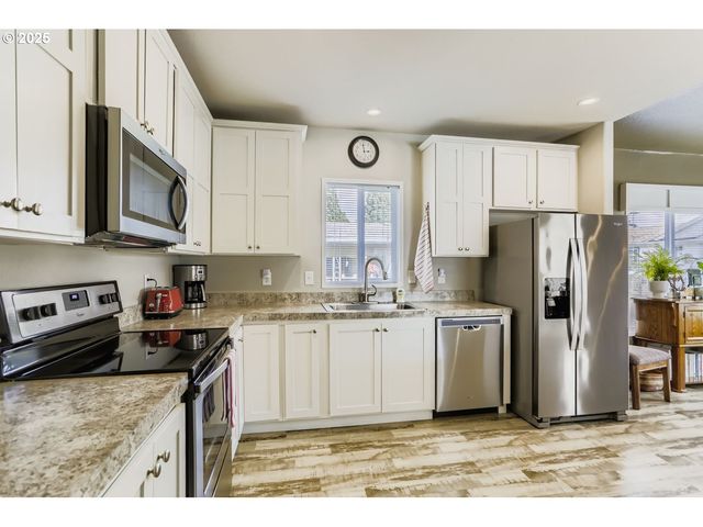 835 Se 1ST Ave 12, Canby, OR 97013