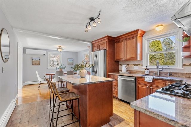 72 Grassland St, Lexington, MA 02420