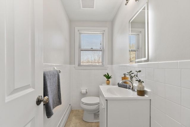 72 Grassland St, Lexington, MA 02420