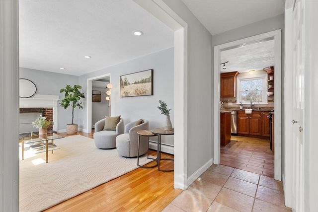 72 Grassland St, Lexington, MA 02420