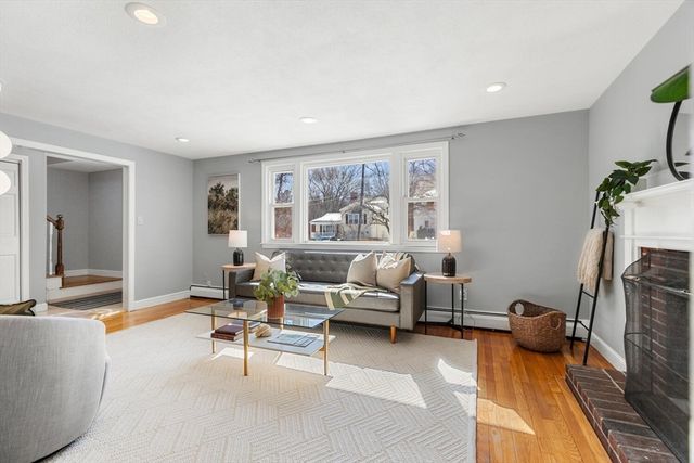 72 Grassland St, Lexington, MA 02420