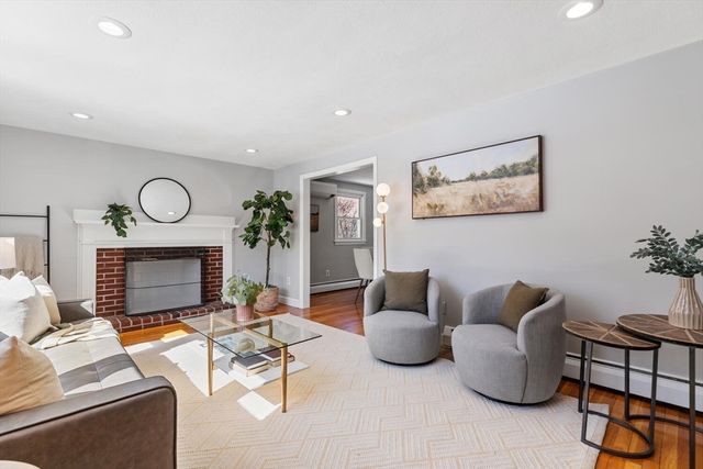 72 Grassland St, Lexington, MA 02420