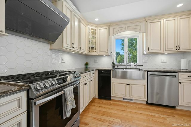 94 Ellensue Drive, Deer Park, NY 11729