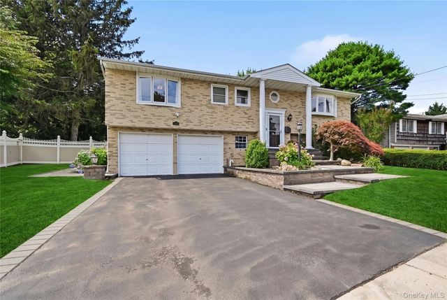 94 Ellensue Drive, Deer Park, NY 11729